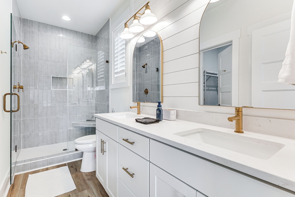Walk to the Waves: Coastal Kure Beach Retreat