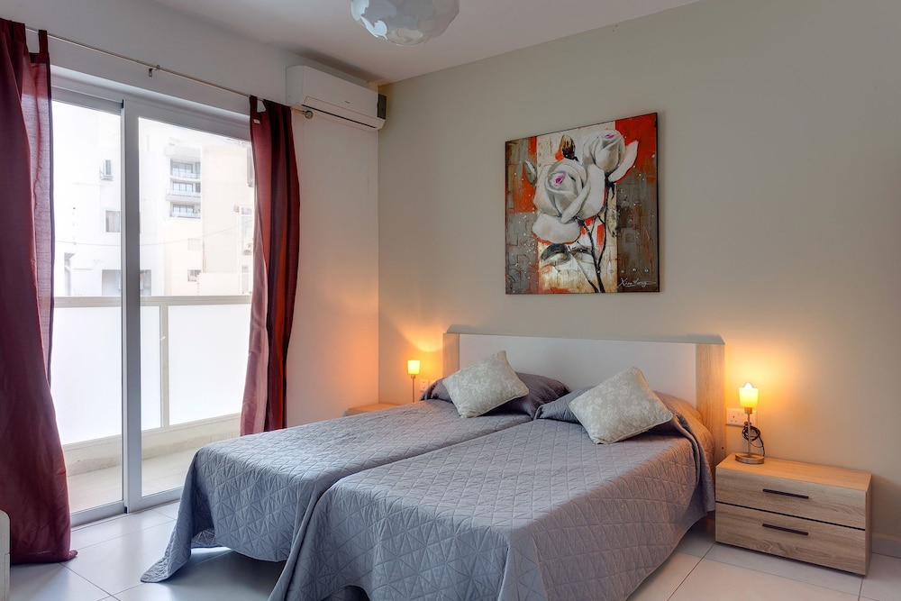 Modern Apartment in the Heart of Saint Julian's photo 3