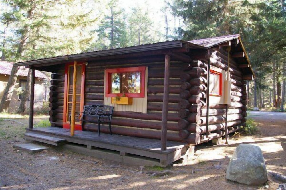 Lake Five Resort
