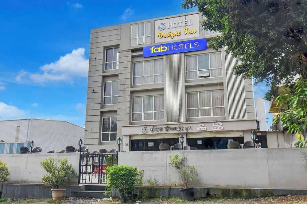 Fabhotel Delight Inn