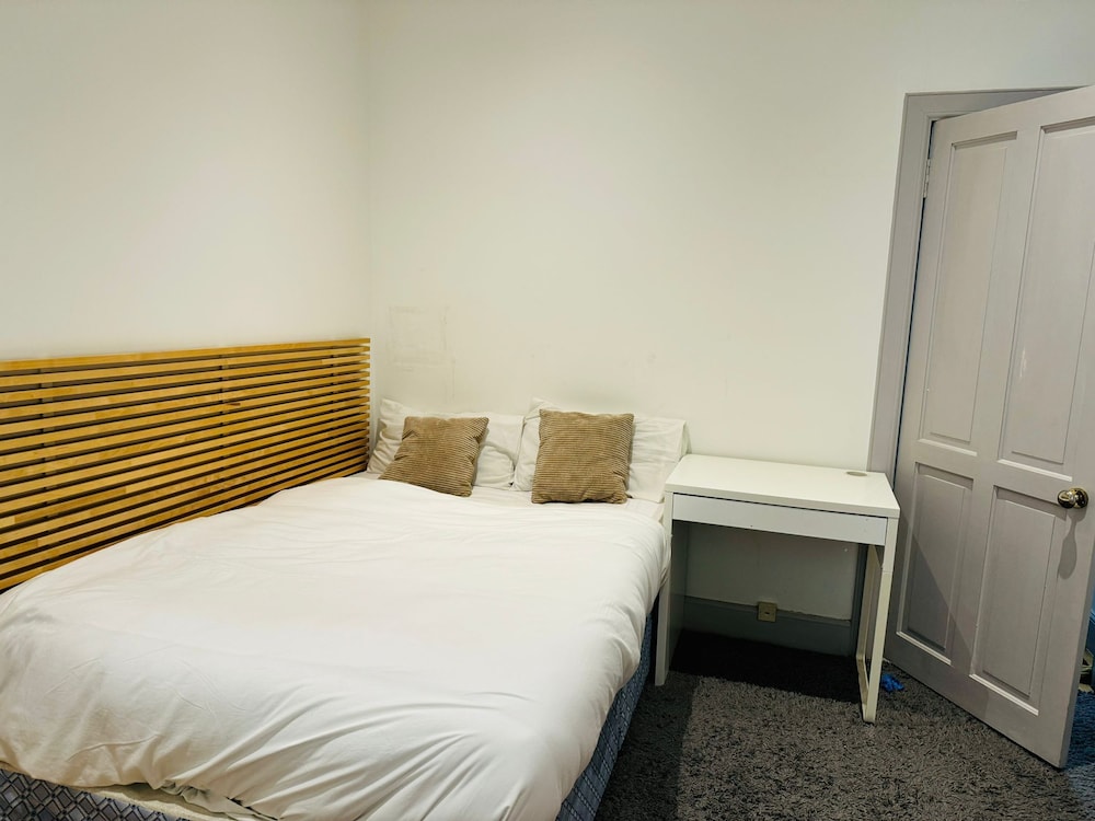 Cozy Edinburgh Apartment Escape