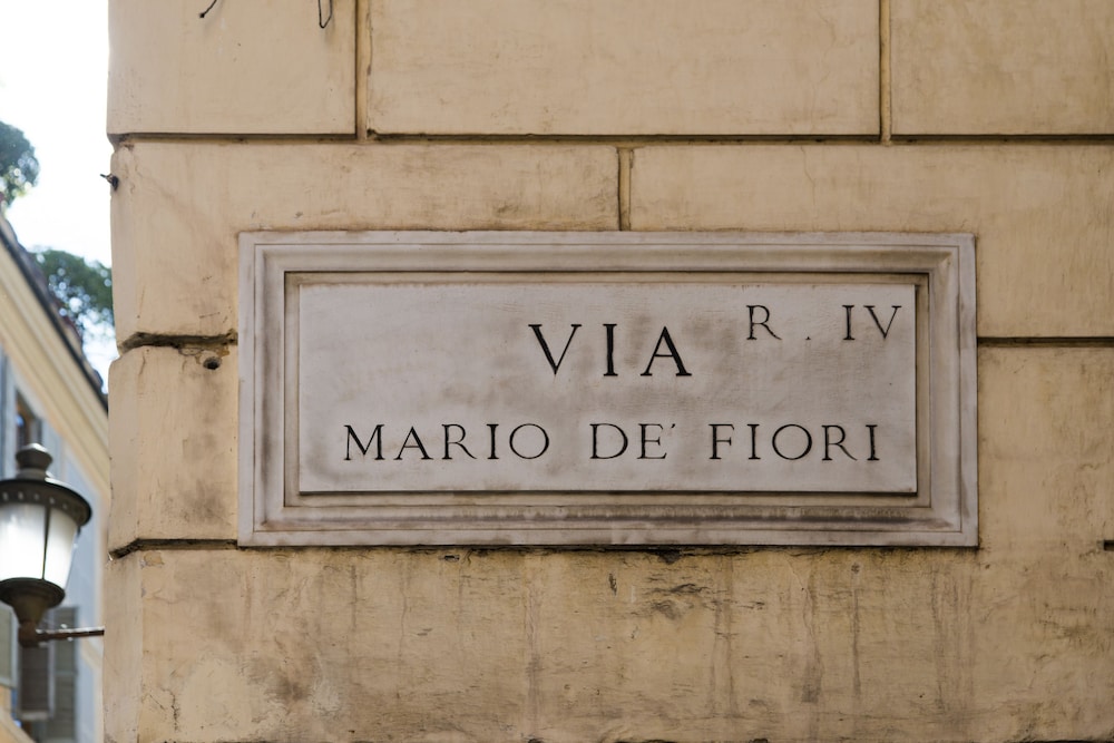 Rome Frattina 27
