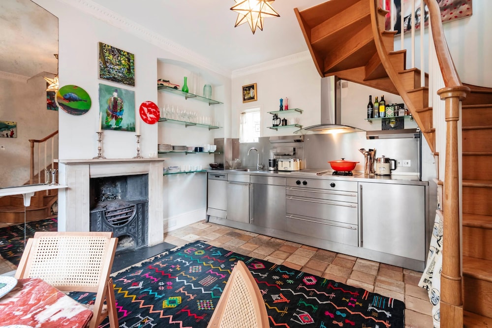 The Kensington Gatehouse - by Out of Office Lifestyle