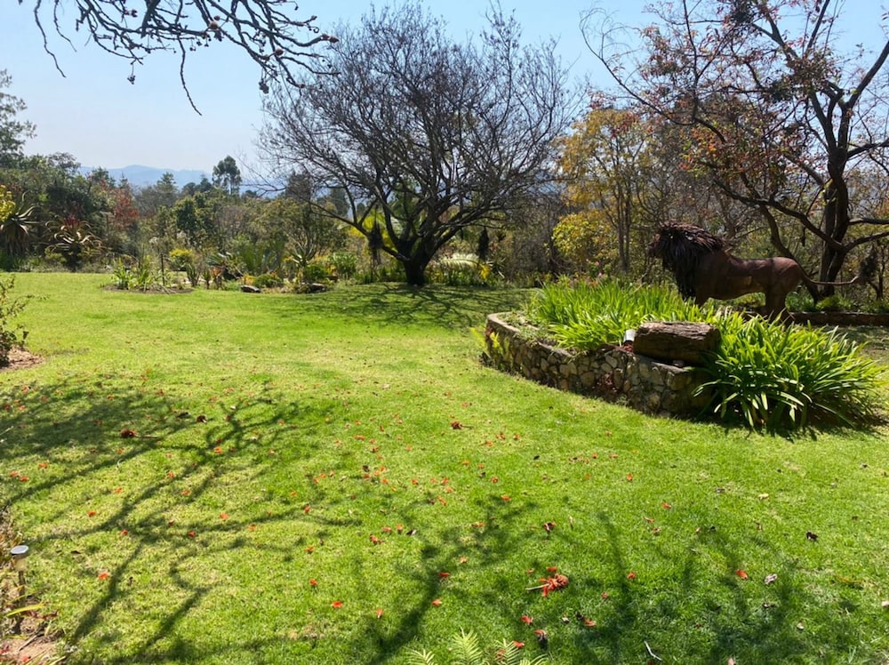 Stunning Private Cottage in the Heart of Nyanga - 2095