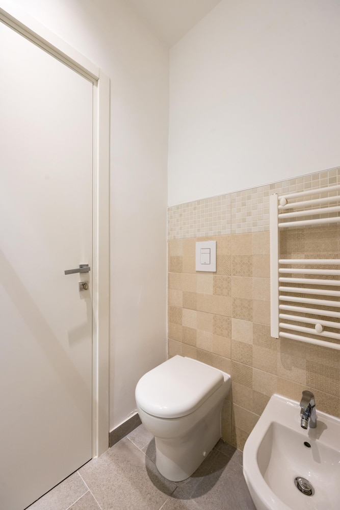 Central Station Housing - Apartment 2 by Wonderful Italy