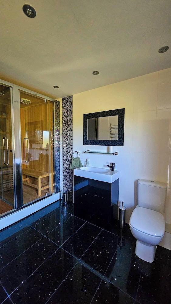 Peaceful Nature Retreat in Othery