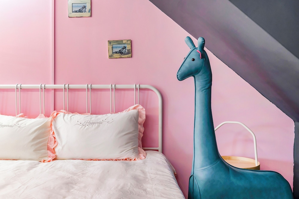 Happiness Pink B&B