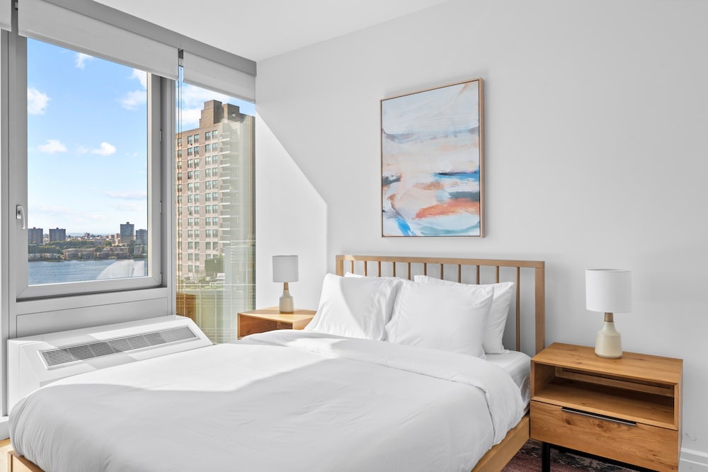 Forte Select by Rove Travel 2BR Midtown West Apt