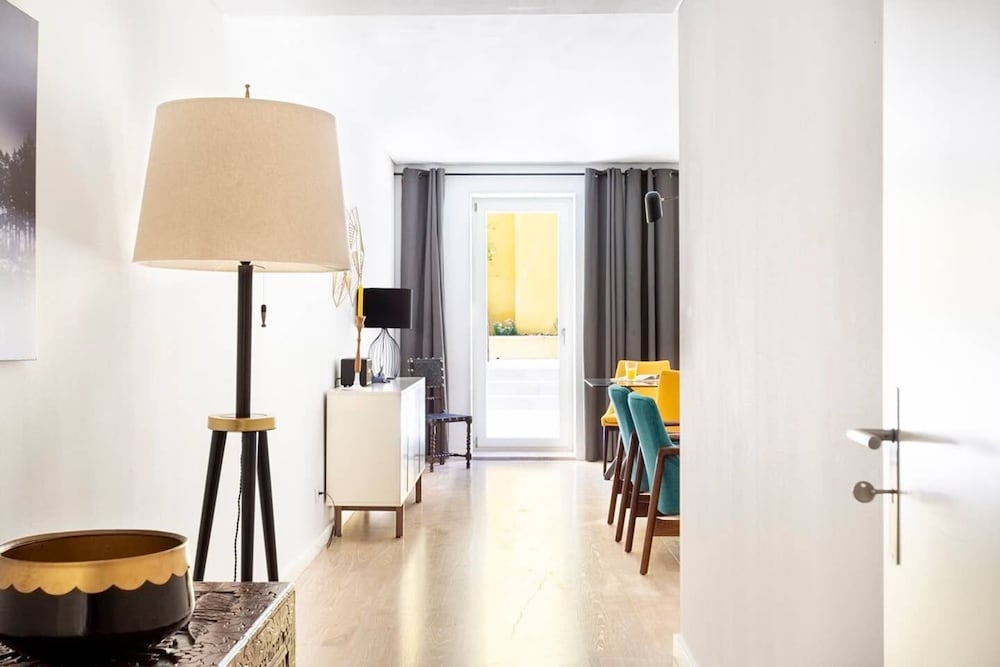 JOIVY Bright&elegant 2BR home w/ workspace& huge terrace in Pena, close by viewpoint view 2