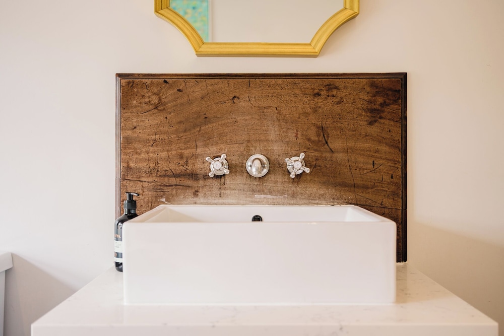 Historic 3 BD Cottage in the Cotswolds