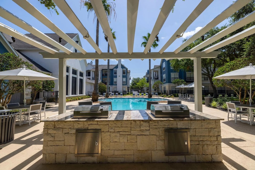 Landing Apartments Houston