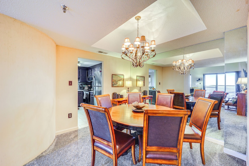 Slope Views & Ski In/out: Sugar Mtn Condo W/pool