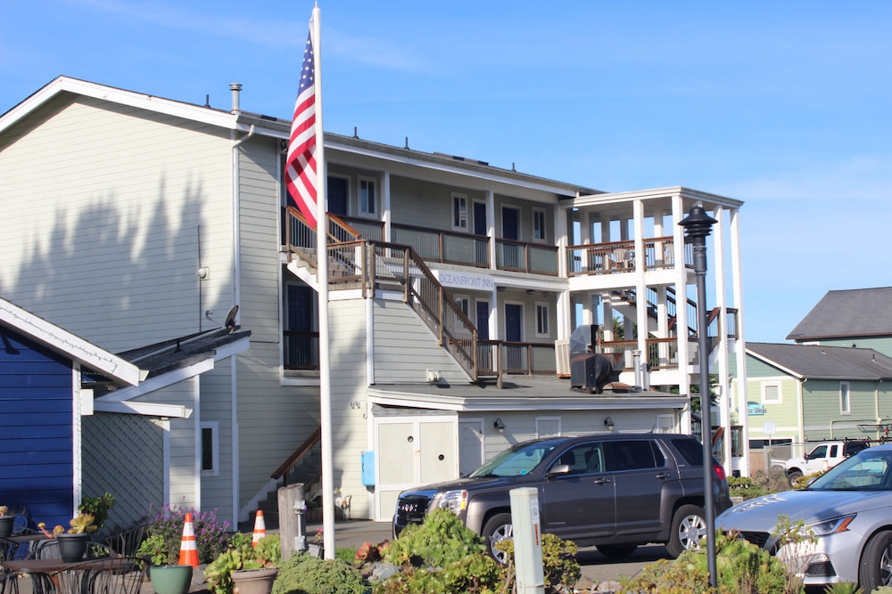 Oceanfront Inn at Shelter Cove