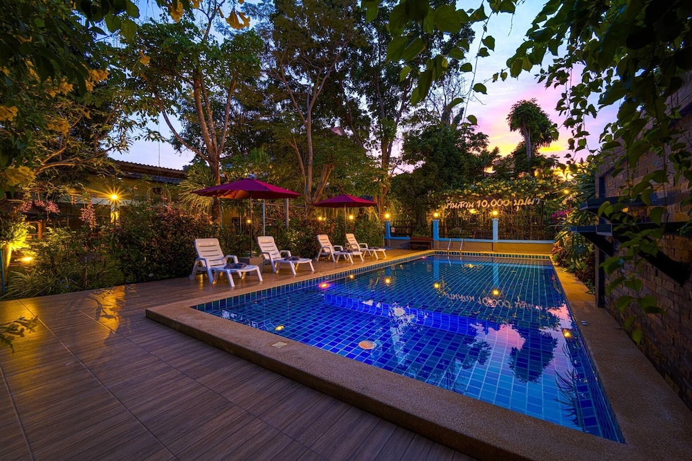 Fantastic Resort Near Town Location BS88