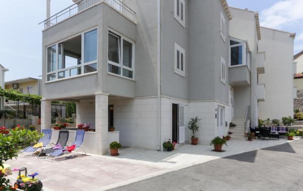 Apartments Ira