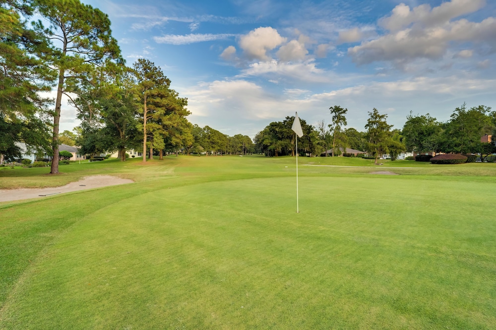 Golf Course Community Home Near Springs & Swimming