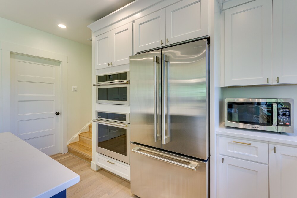 Bright Bluemont Home w/ On-site Pond & Mtn Views! view 2