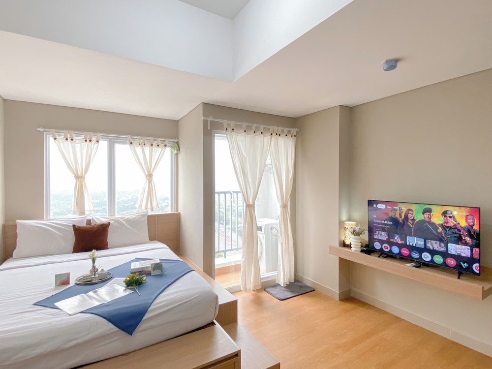 Modern Minimalist Studio Apartment Lrt City Sentul - Royal Sentul Park