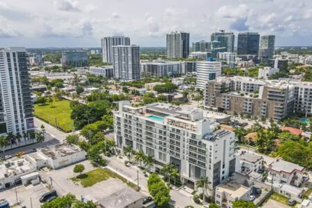 Modern 1BR Apt In Edgewater Free Parking