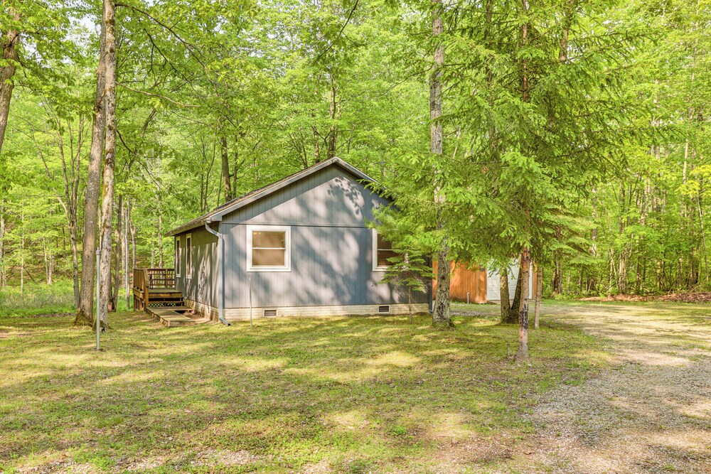 Wooded Country Home w/ Spacious Deck in Farwell!