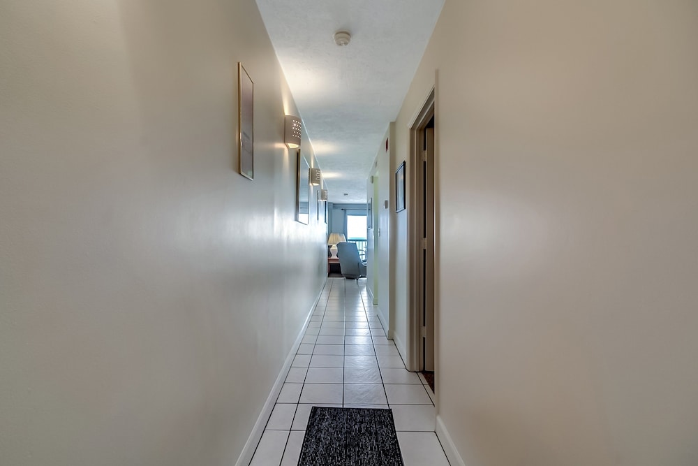 Myrtle Beach Vacations - Crescent Towers by Condo-World - Property Image 5