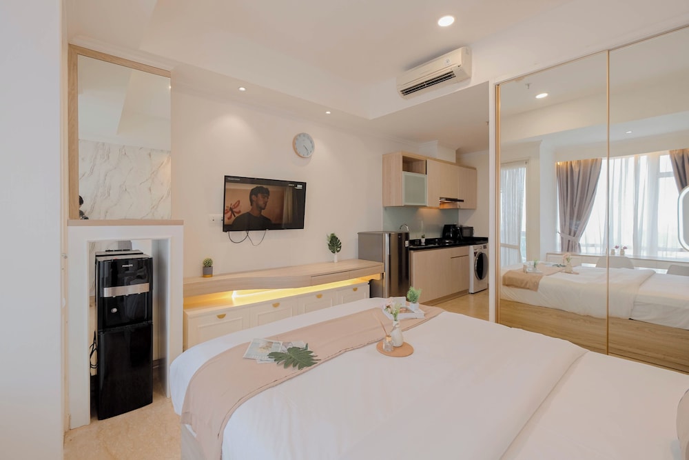 Best Location And Homey Studio At Menteng Park Apartment