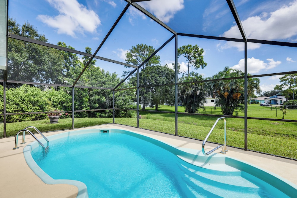 6 Mi to St Lucie River: Family Home w/ Patio!
