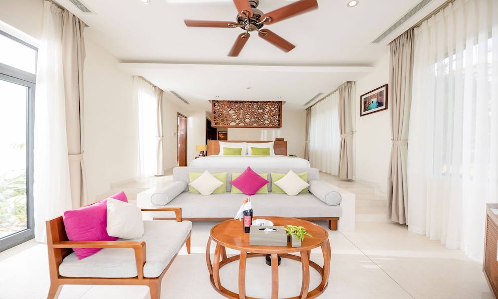 Cam Ranh Riviera Beach Resort & Spa