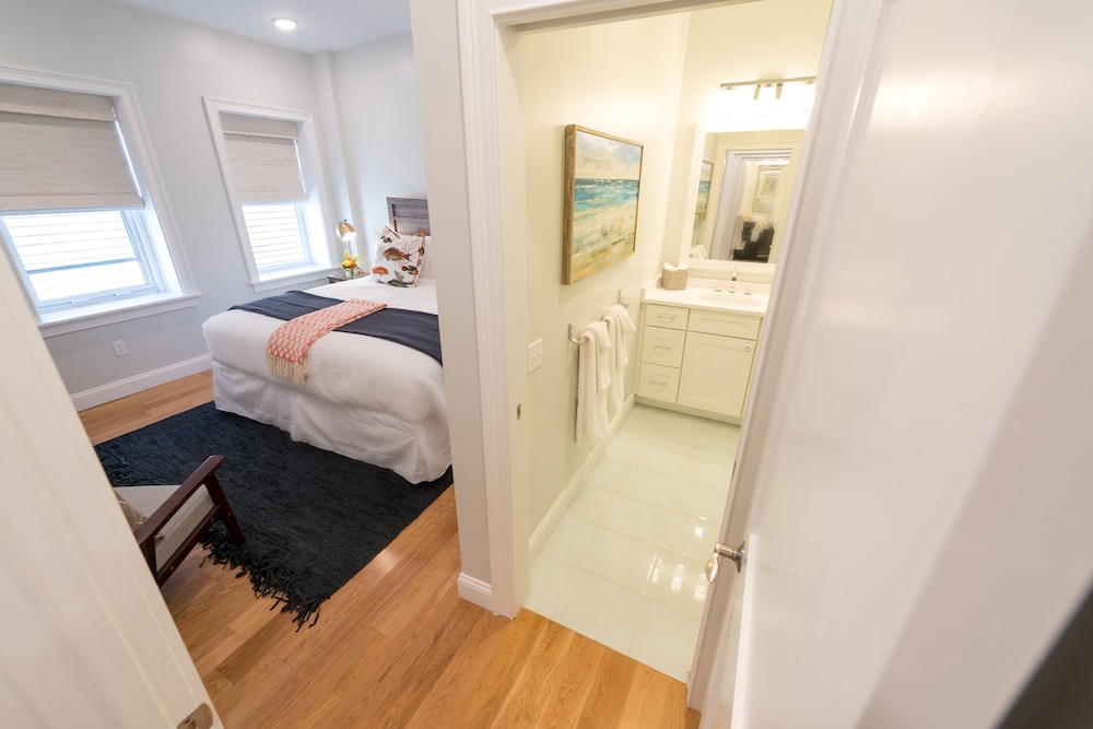 The Newport Lofts - 364 Thames Street