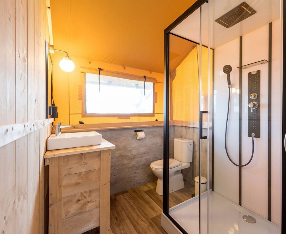 Cozy 5-person Glamping Tent in Ardennes