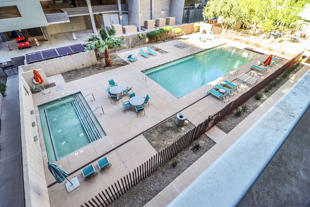 Phoenix Urban Luxury Escape