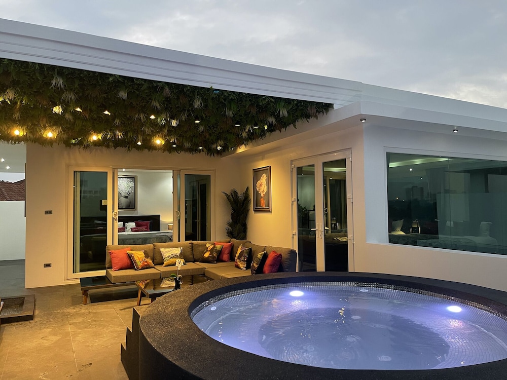Premium Pool Villas Pattaya