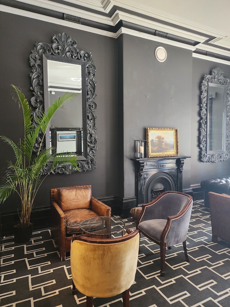 The Macquarie Hotel