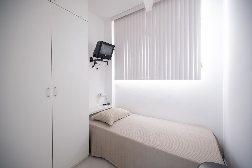 Copacabana – Av. Atlântica | 3 suítes, Vista Mar, 1 min praia de Copacabana - por Casapē Rio