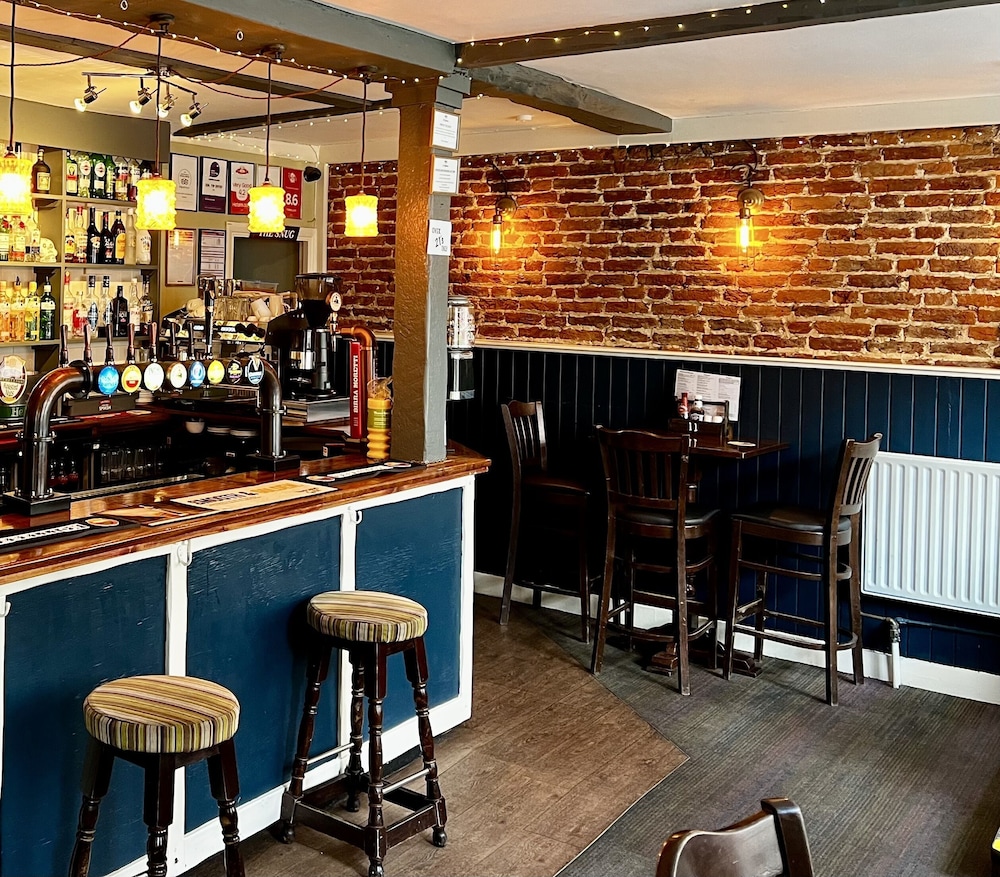 The Crown And Cushion