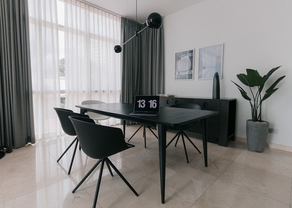 Blue Arch Suites - The Notre Dame Saigon