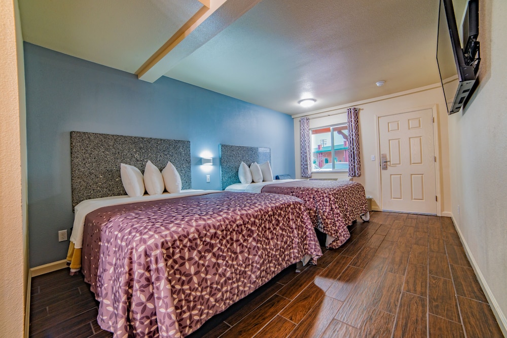 Turlock Vacations - Turlock Inn - Property Image 5
