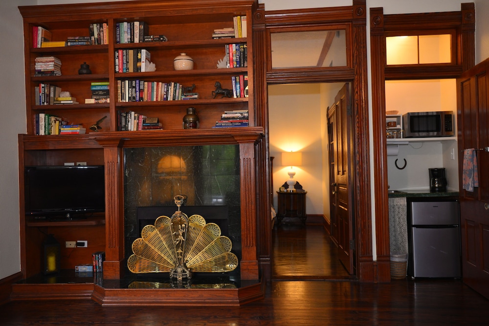 Brava House Bed and Breakfast