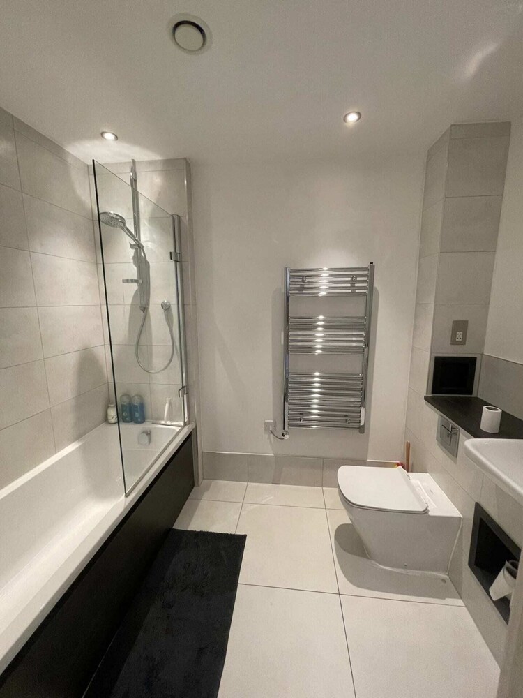 Beautiful & Bright 2BD Flat - Hackney Wick