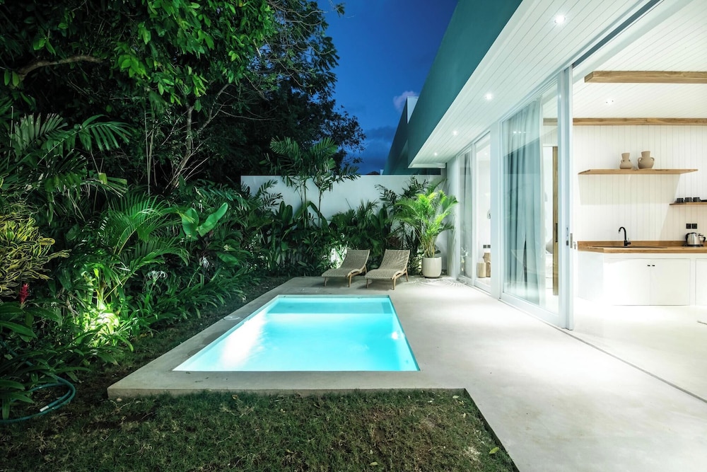 Chic 2BR Villa, 5min to Bingin's Coastal Bliss