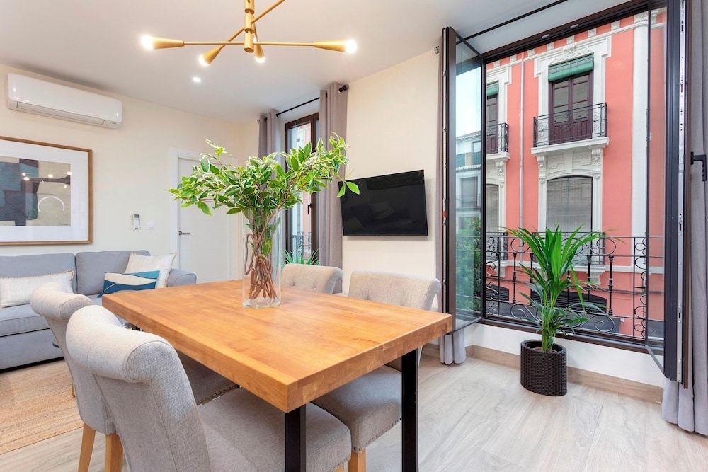 Sophisticated House With Terrace. Plaza del Realejo