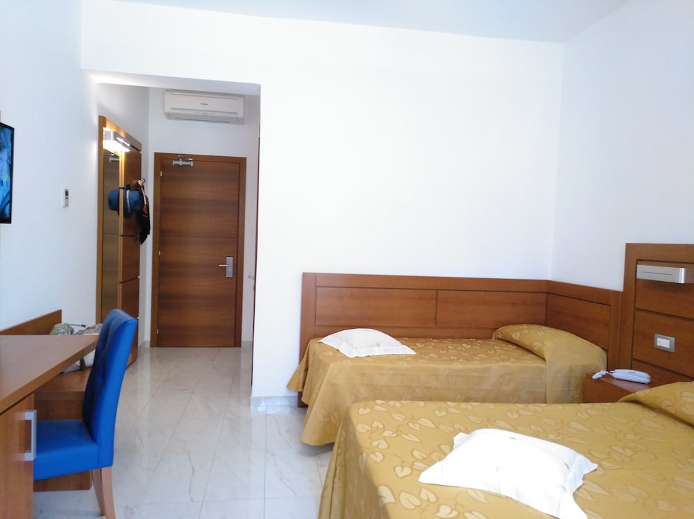 Villaggio Turistico La Mantinera Hotel
