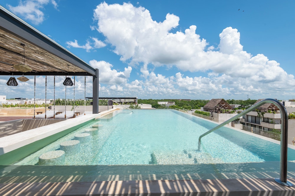Modern Retreat with Private Garden and Jacuzzi