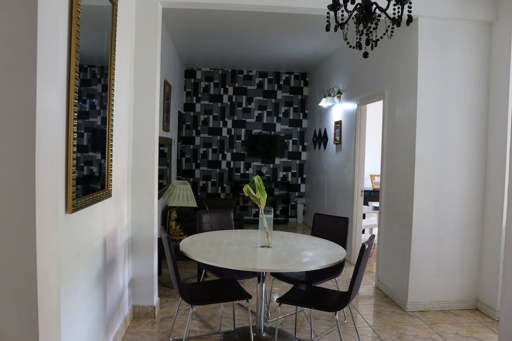 Hotel Little Savoy Guest House - Image 1