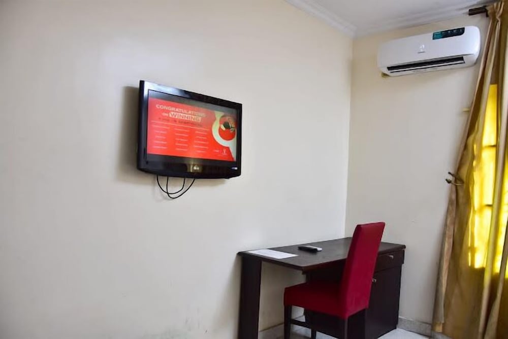 CANDOW HOTEL