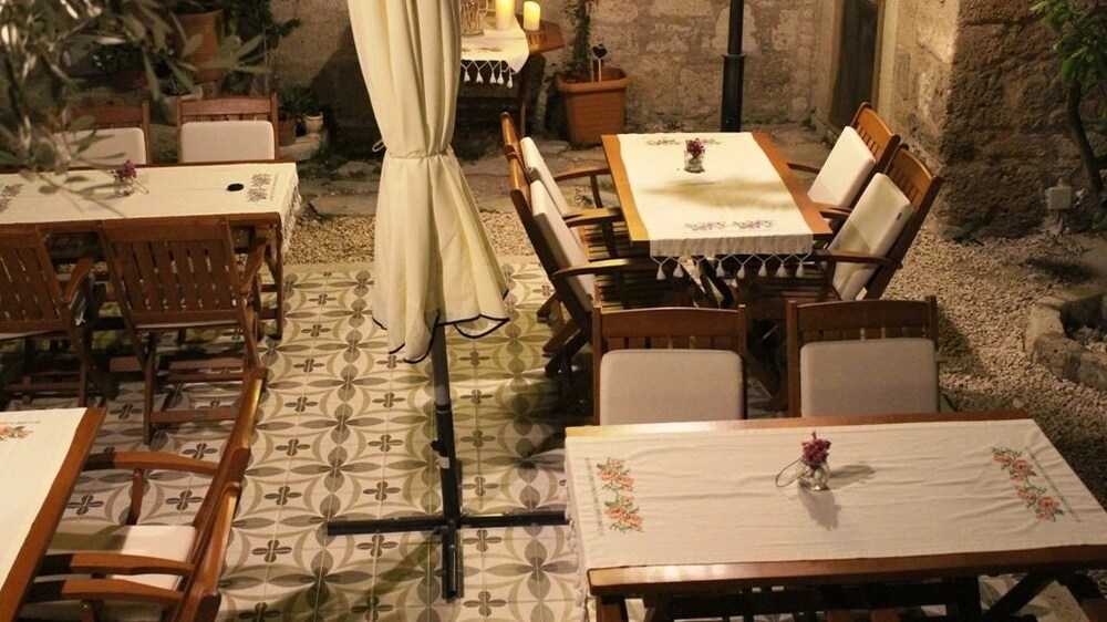 Lilyum Alaçatı Butik Otel - Image 9