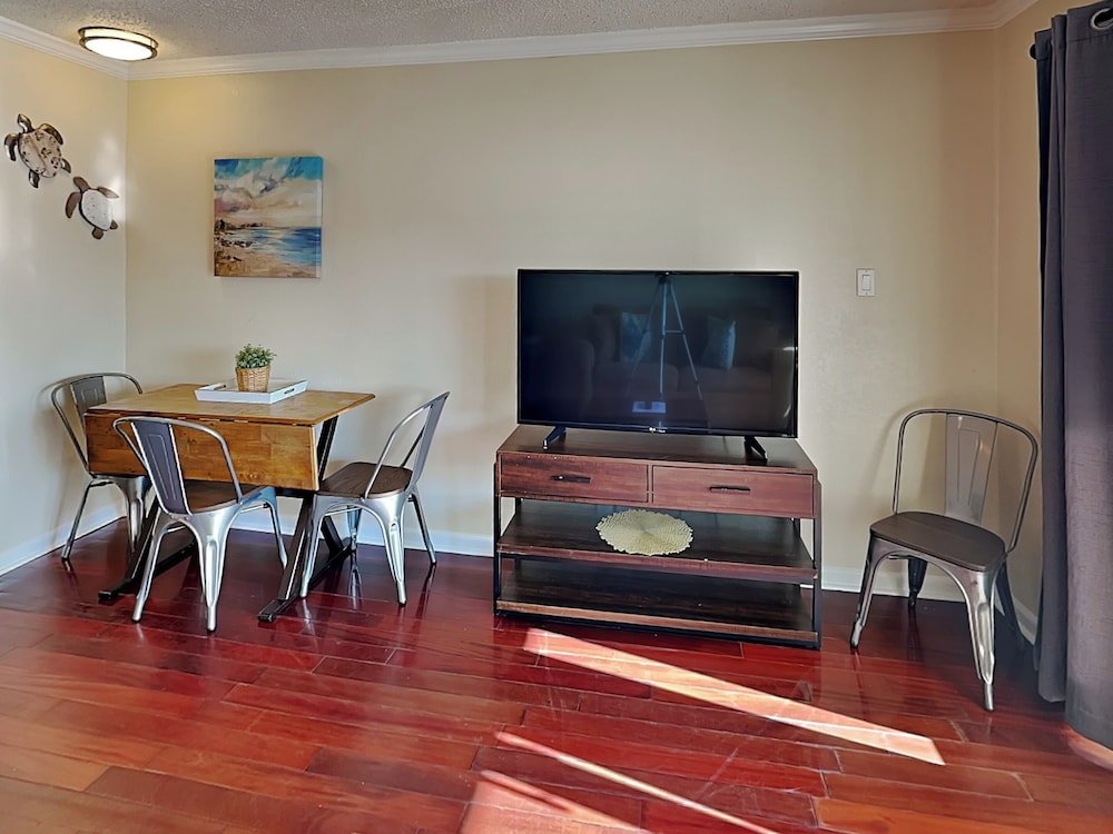 Casa Del Mar 350-front Facing