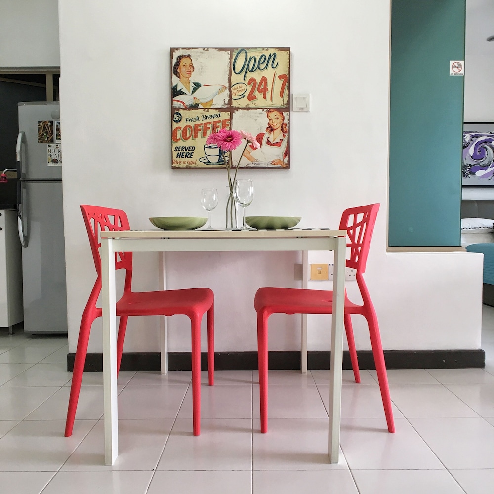 Vibrant Studio at Damansara Perdana