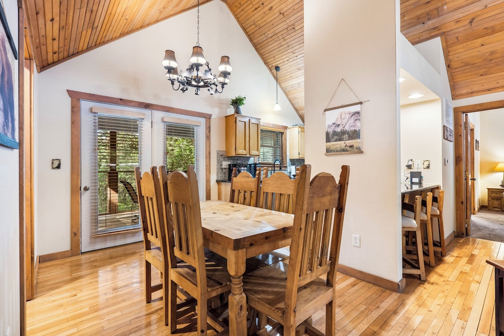 Baldknobber Ridge Escape - West Branson Cabin!