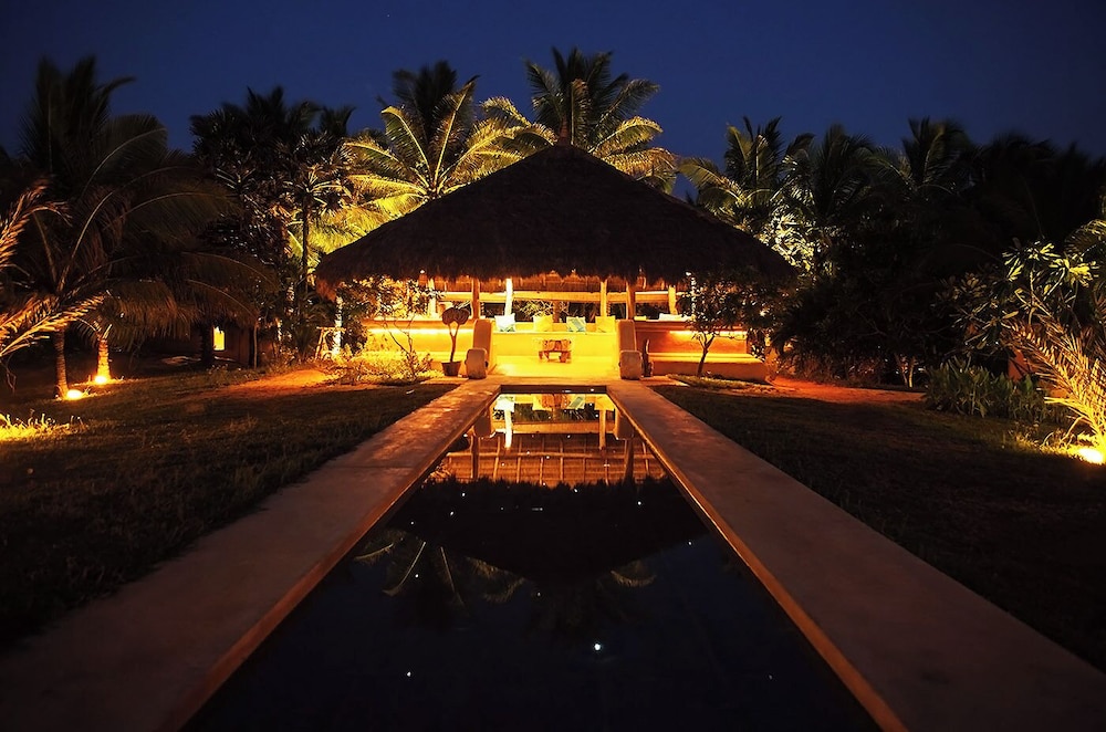 Bar Reef Resort